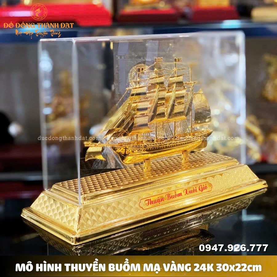 mô hình thuyền buồm mạ vàng