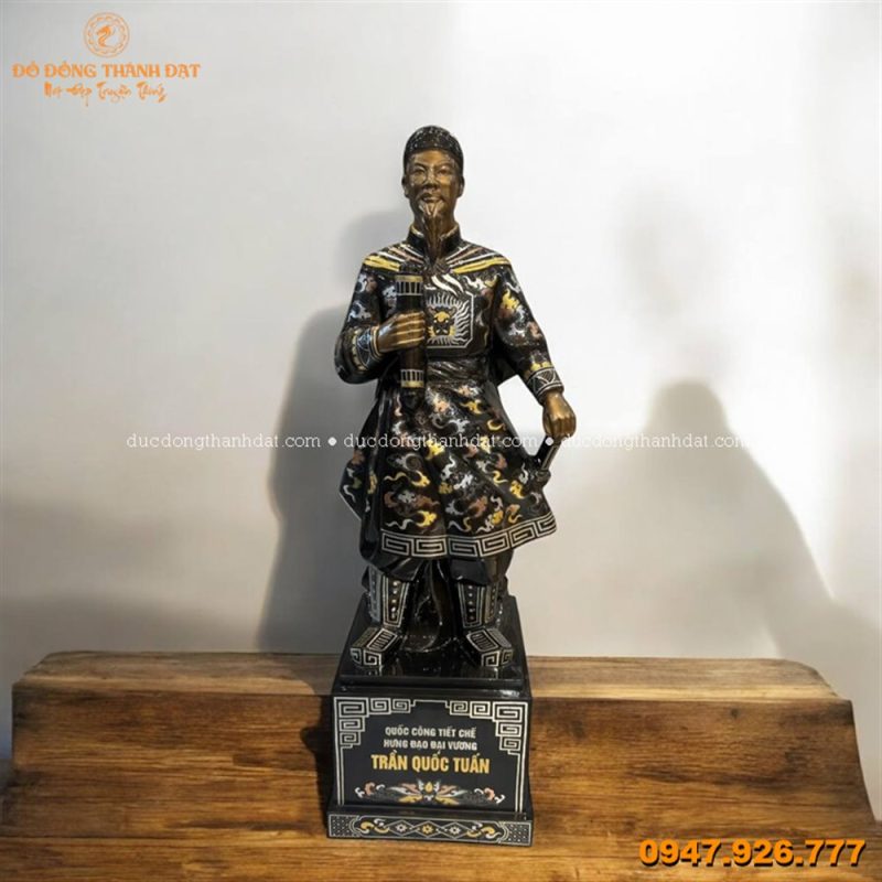 Tượng Trần Hưng Đạo khảm tam khí cao 90cm điểm vàng 9999 