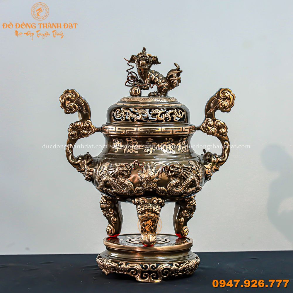 Đỉnh đồng đỏ cạo màu cao 50cm song long mặt nguyệt 