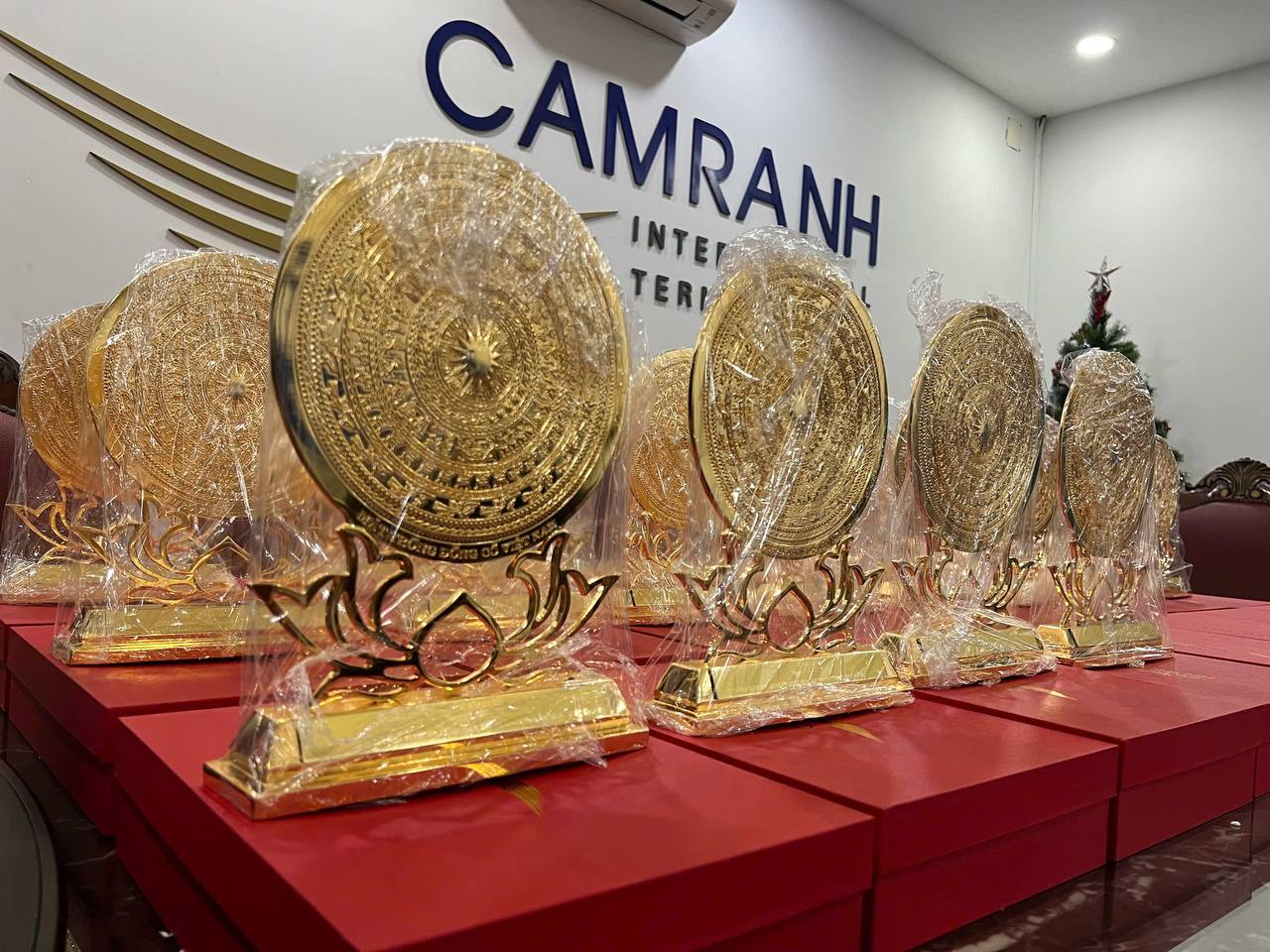 Bàn giao mặt trống đế sen mạ vàng 24k tại Cam Ranh - Khánh Hoà