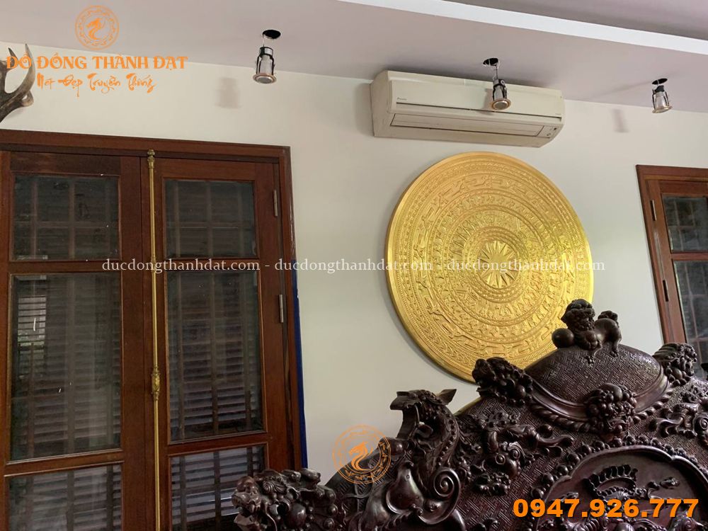 Lắp đặt mặt trống dát vàng 9999 phòng khách tại Nam ĐỊnh