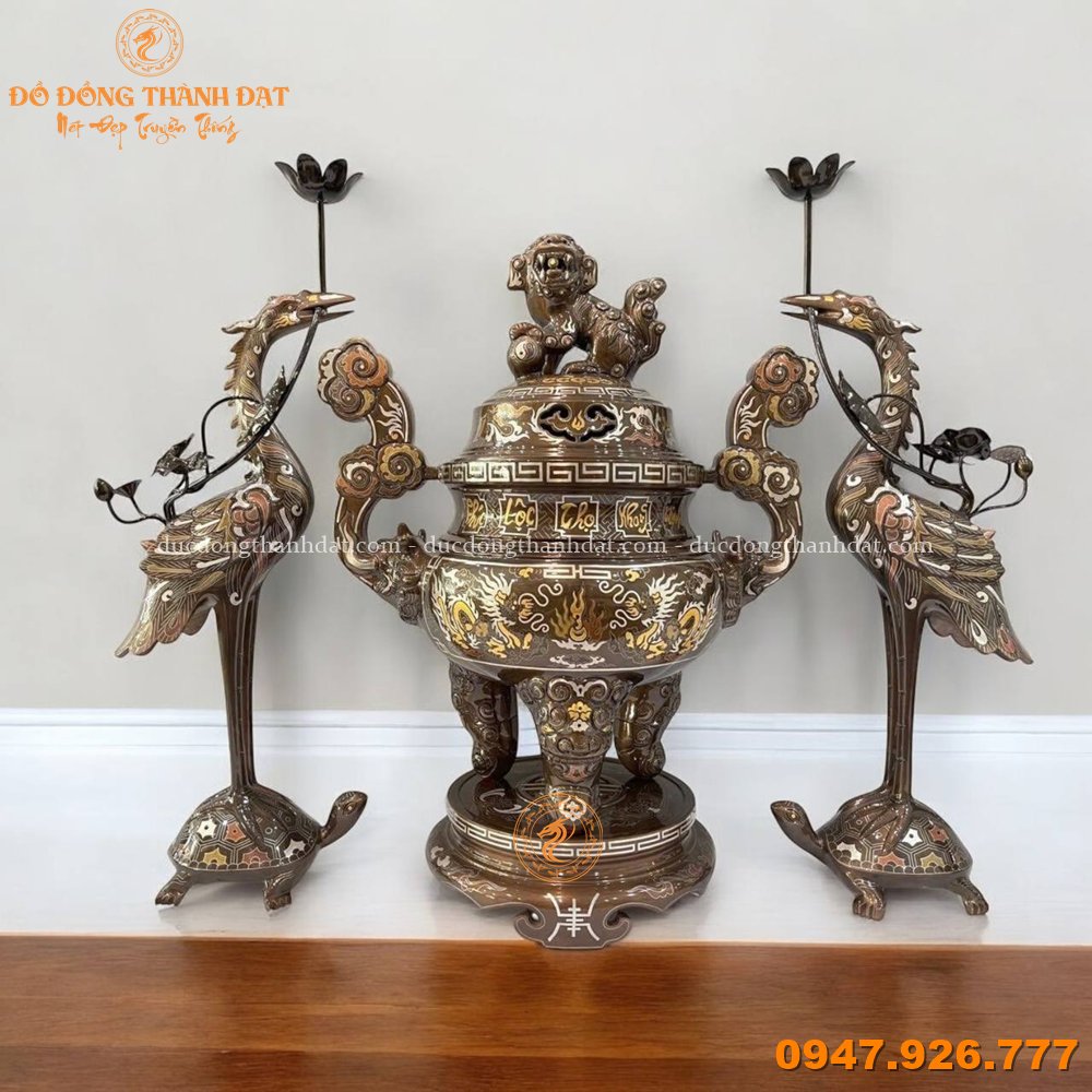 Tam sự đỉnh hạc khảm ngũ sắc chữ việt