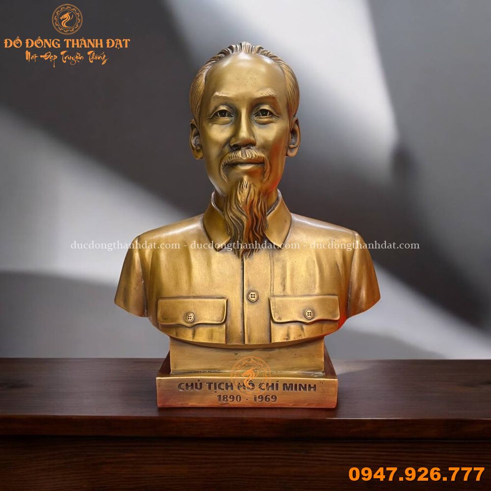 Tượng Bác Hồ bán thân đồng vàng cao 30cm