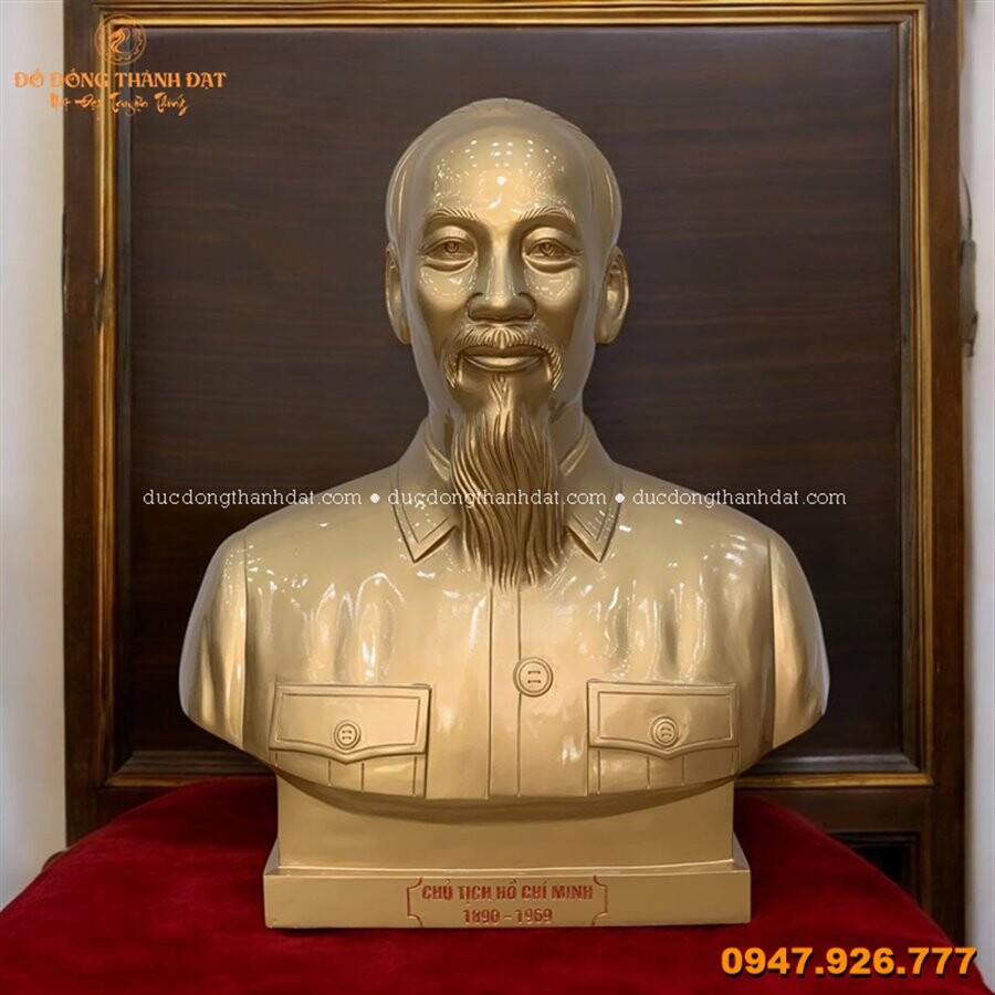 Tượng Bác Hồ bằng đồng đỏ – Biểu tượng linh thiêng trên bàn thờ Việt