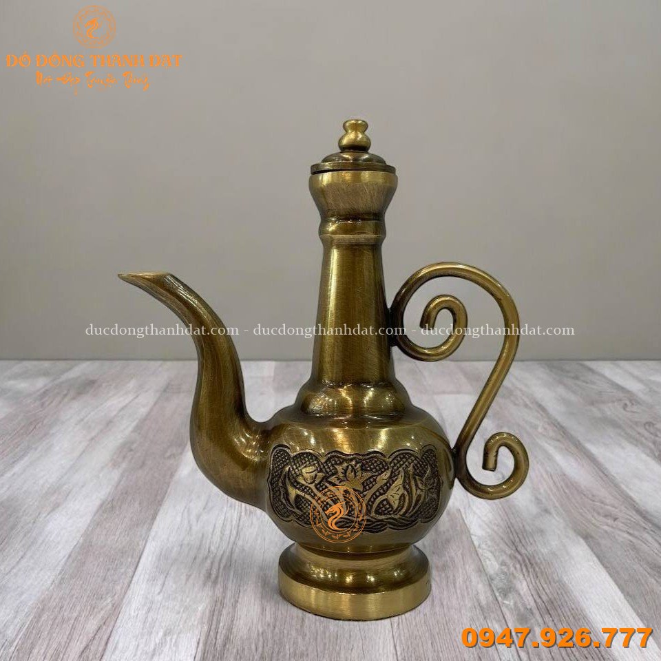 Bình rượu đồng vàng 20cm (2)