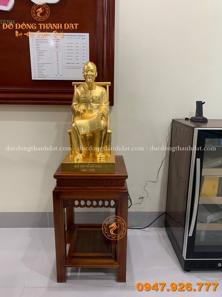 TOP 10 QUÀ TẶNG SẾP NHÂN DỊP CUỐI NĂM – SANG TRỌNG, Ý NGHĨA VÀ ĐẲNG CẤP 2026 17 Feedback Tuong Bac Ho Bang Dong (23)