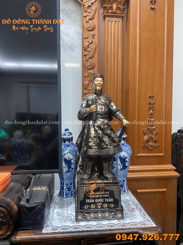 Tượng Trần Hưng Đạo khảm tam khí cao 90cm điểm vàng 9999 5 Feedback Tuong Tran Hung Dao (18)