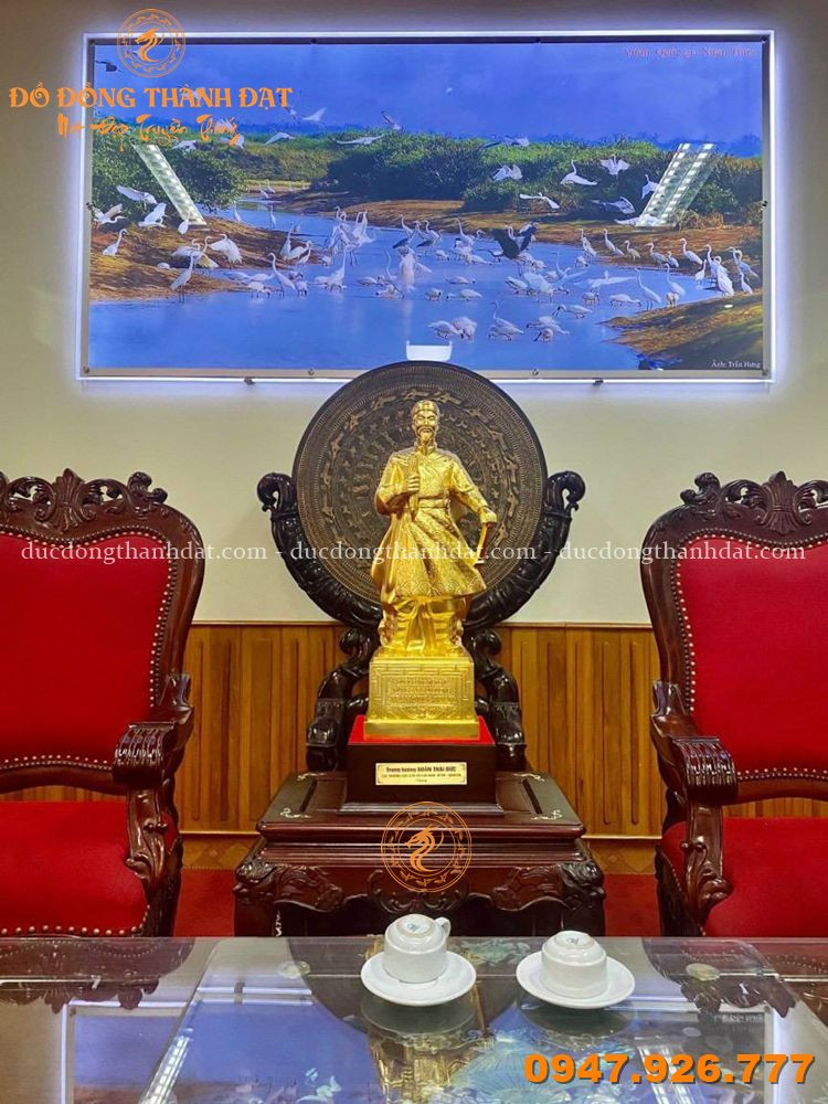 Tượng Trần Hưng Đạo bằng đồng – Biểu tượng uy linh, hộ quốc an dân và quà tặng tâm linh cao cấp