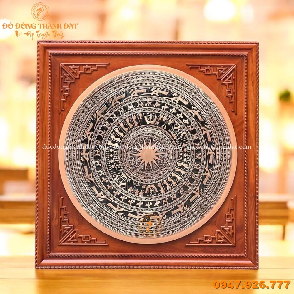 Tranh Mặt Trống Đồng Đỏ 1m2 Khung Gỗ Gụ 1m5