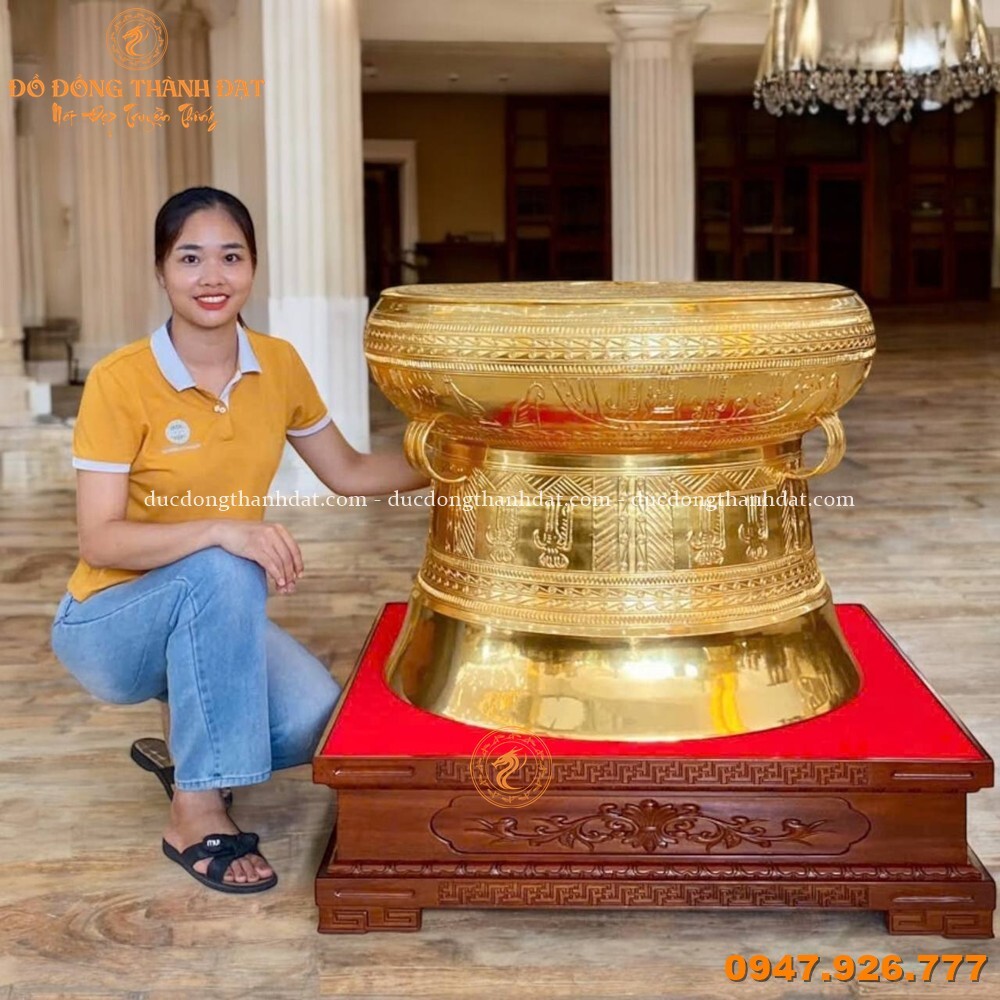 Quả trống đồng đường kính 80cm dát vàng 9999