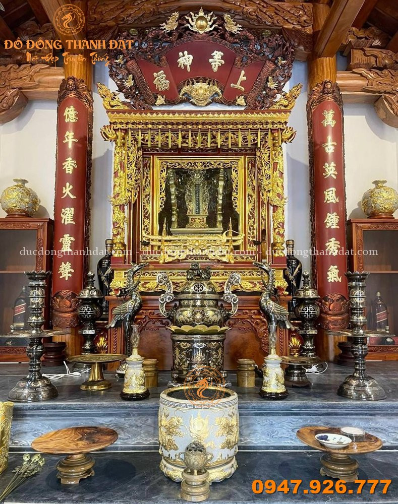 Vì sao trên bàn thờ nên có đầy đủ 5 yếu tố ngũ hành Kim – Thủy – Hỏa – Thổ – Mộc? Ý nghĩa phong thủy và cách bài trí đúng chuẩn 4 Feedback Bo Dinh Dong Do Tho Cung (11)
