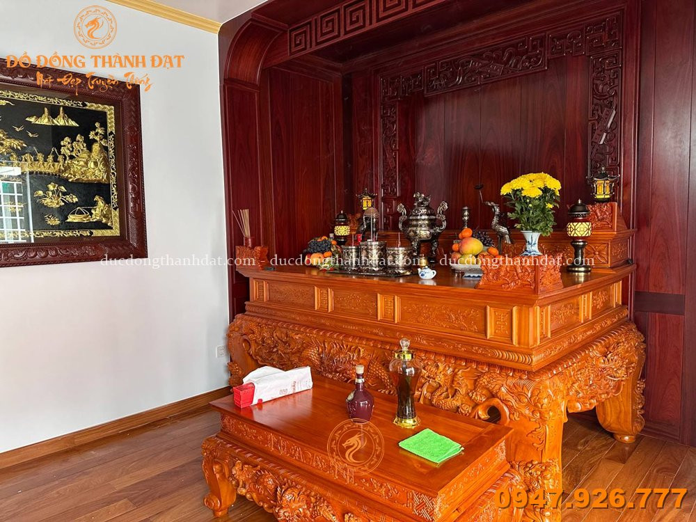 Cách bố trí bàn thờ gia tiên chuẩn phong thủy giúp tụ tài lộc & bình an