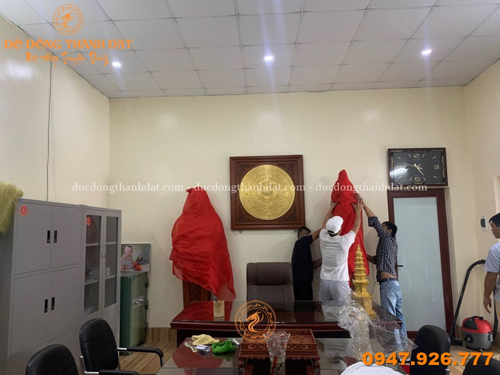 Tổng Hợp 10 Mẫu Tranh Trống Đồng Đẹp Treo Phòng Làm Việc Sang Trọng Năm 2026 22 Feedback Mat Trong Dong (7)