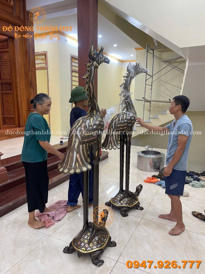 Cách Bày Trí Hạc Thờ Bằng Đồng Cỡ Lớn Chuẩn Phong Thủy Gia Tộc 5 Hac Tho Kham Tam Khi (3)