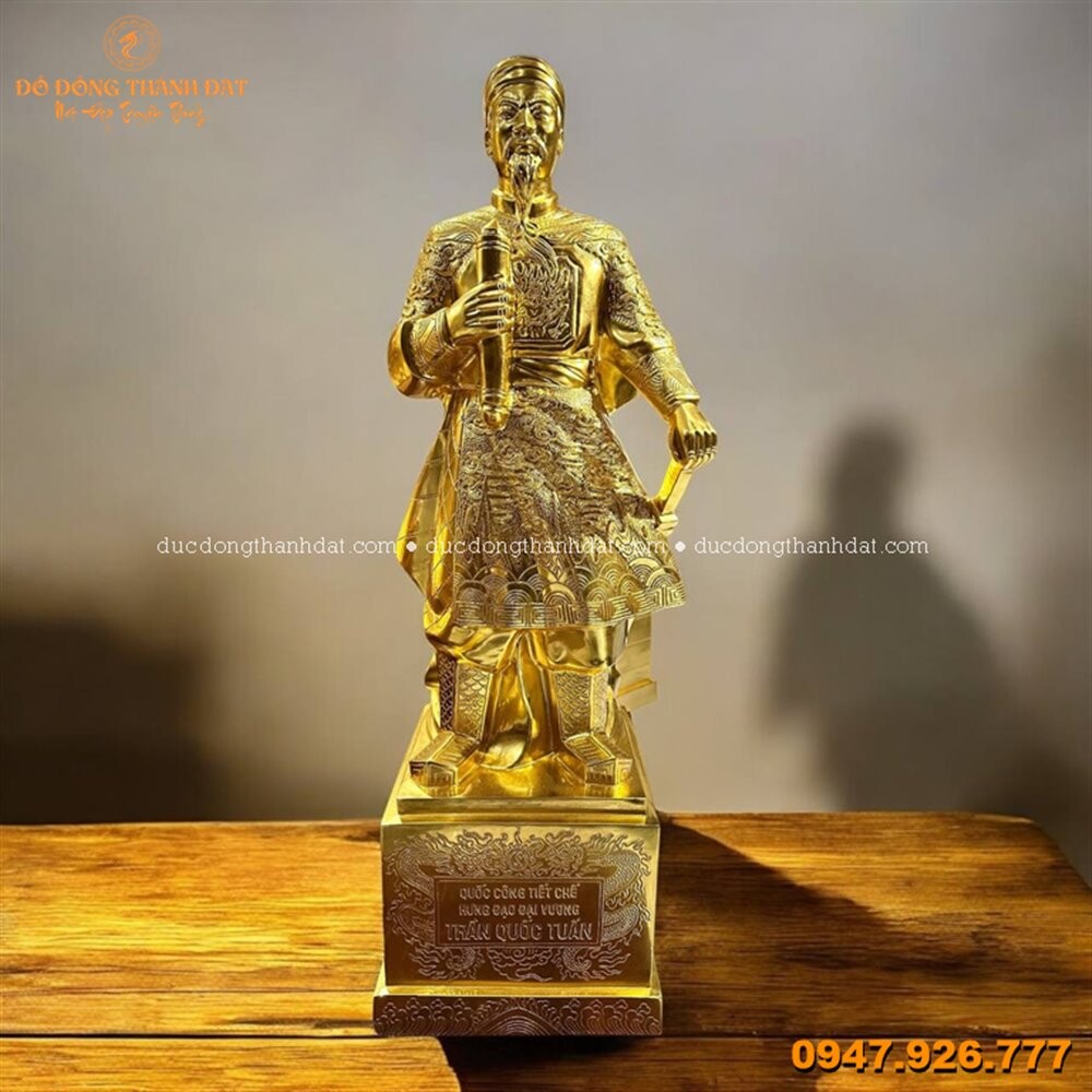 Tượng Trần Quốc Tuấn dát vàng 9999 cao 90cm