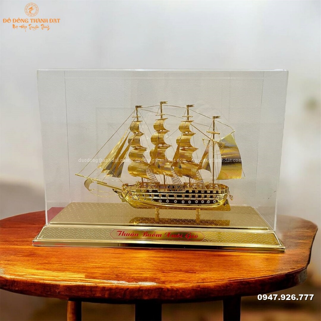 Mô hình thuyền buồm mạ vàng 24k đế đồng Kt:50x34cm