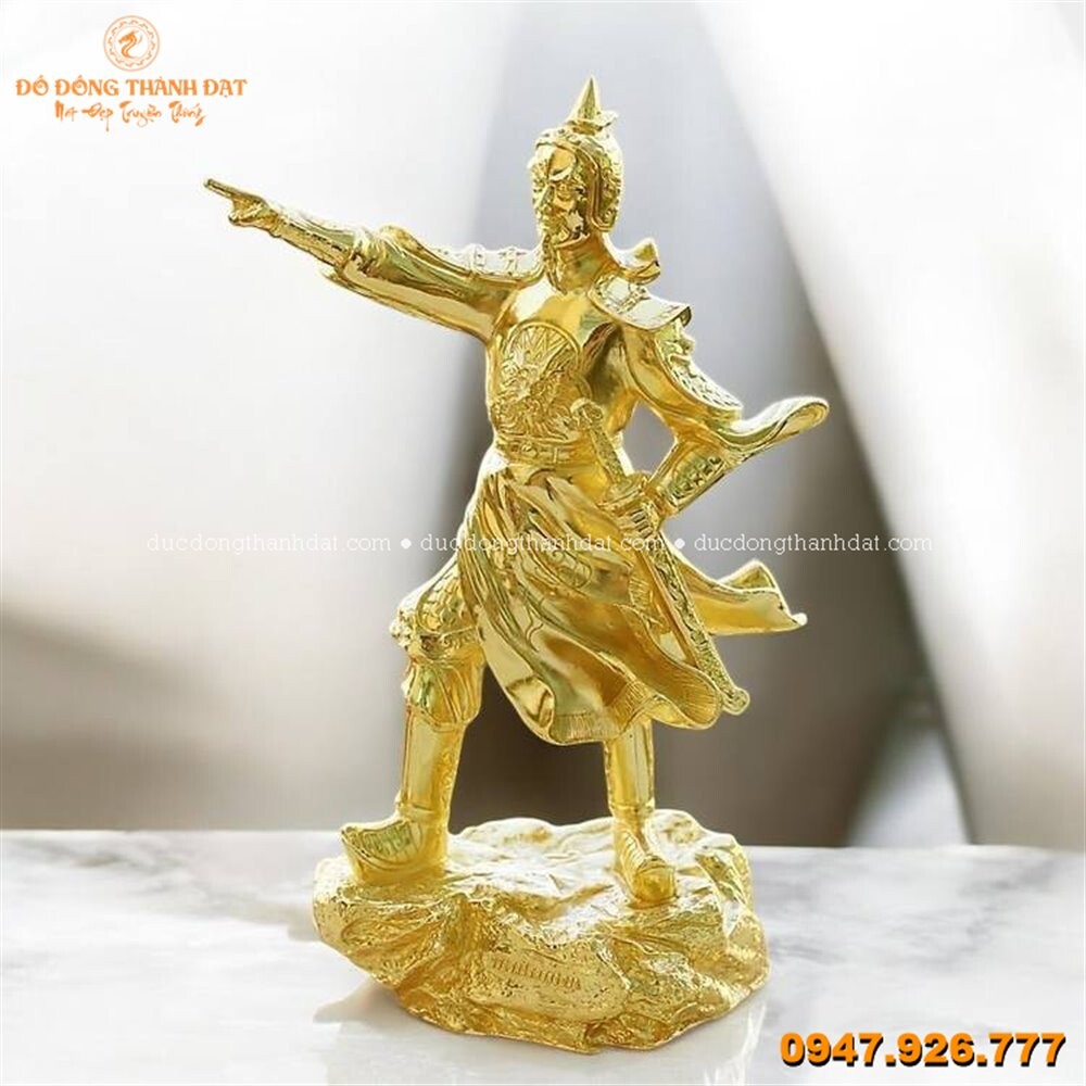Tượng Trần Hưng Đạo chỉ tay bằng đồng mạ vàng 24k cao 24cm