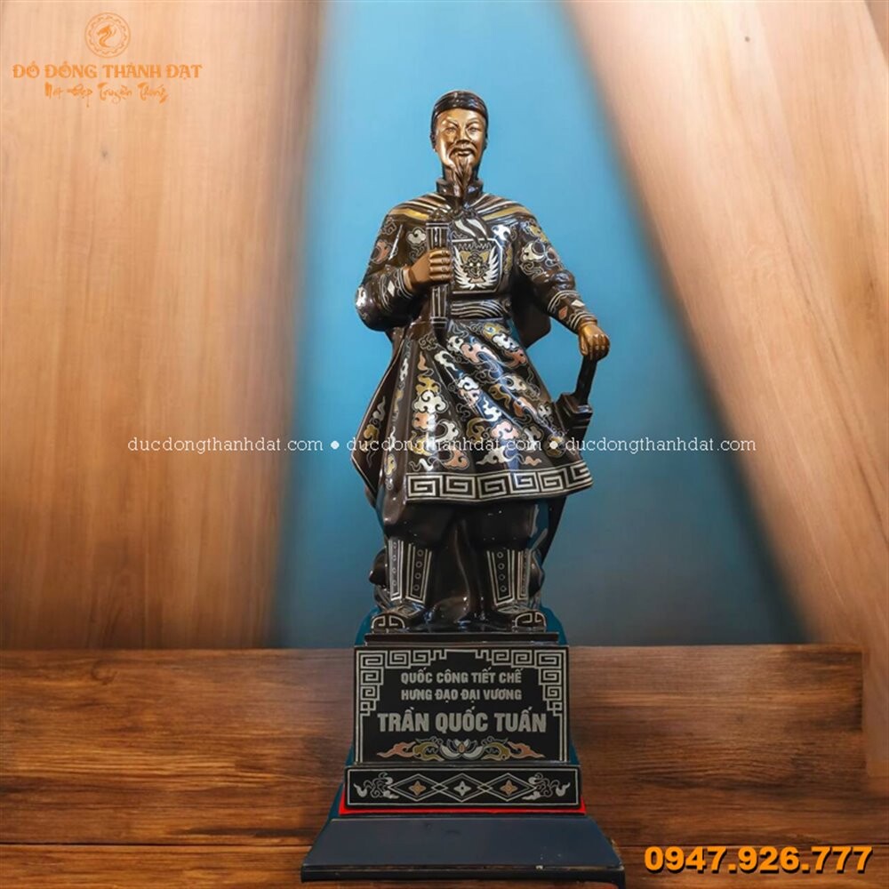 Tượng Trần Hưng Đạo bằng đồng khảm tam khí kỹ cao 50cm