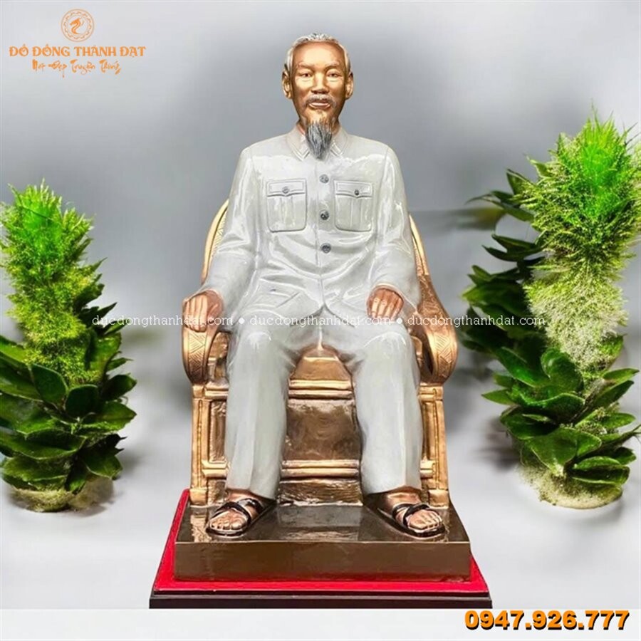 Tượng Bác Hồ ngồi ghế mây cao 48cm vẽ màu