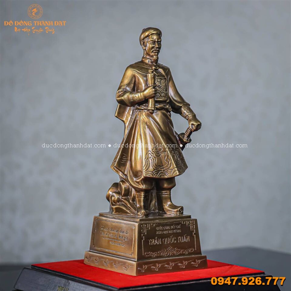 Tượng Trần Hưng Đạo 30cm đồng vàng giả cổ
