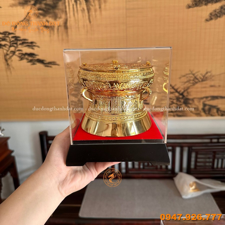 Quả trống đồng lưu niệm đường kính 12cm mạ vàng 24k 1 Qua Trong Dong Luu Niem 12cm (2)