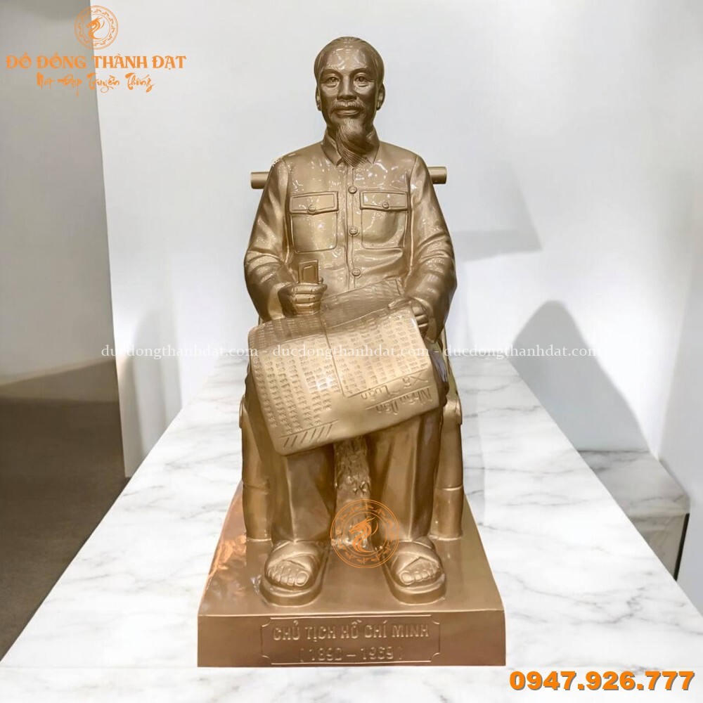 Tượng Bác Hồ Ghế Mây Đồng Đỏ Cao 60cm