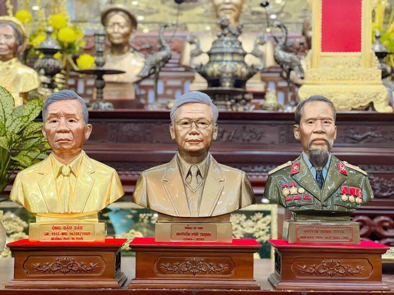 Nhận Đúc Tượng Đồng Theo Yêu Cầu - Đúc Đồng Thành Đạt - Sắc nét & Tinh Xảo Trong Từng Sản Phẩm 2 Tượng truyền thần cao 42cm