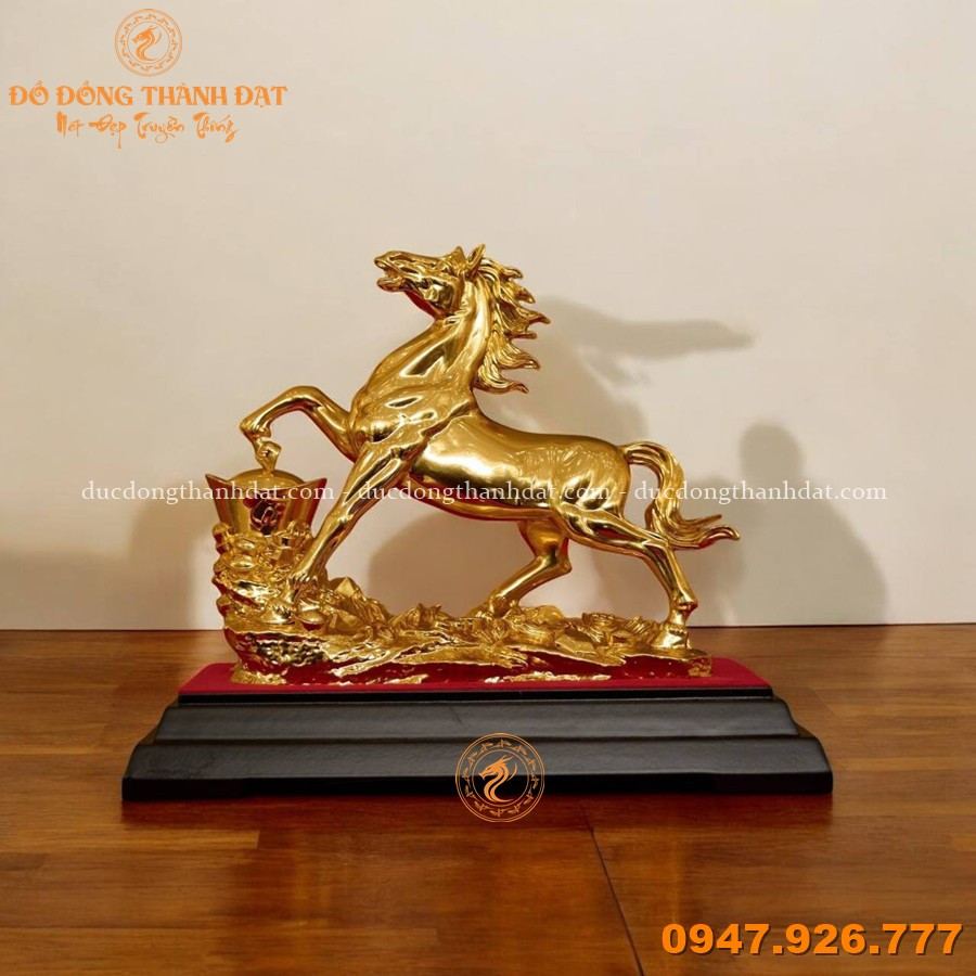 Tượng Ngựa Tài Lộc Dát Vàng 9999 Cao 22cm 2 Ngua Tai Loc Dat Vang 22x28 (2)