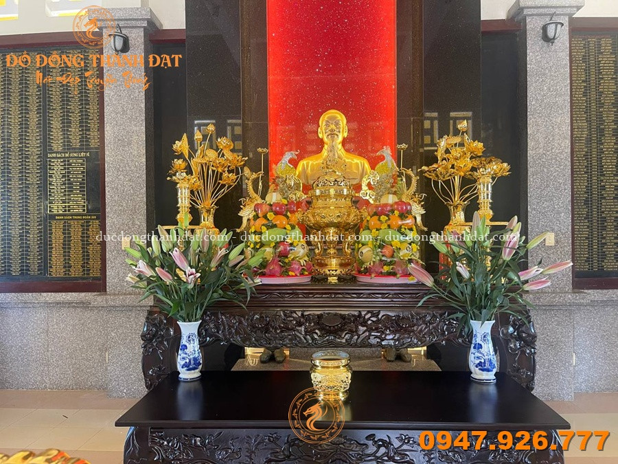 Tổng hợp 30+ mẫu phòng thờ Bác Hồ đẹp – Chuẩn mực, trang nghiêm và giàu ý nghĩa 27 Phong Tho Bac Ho Dep (20)