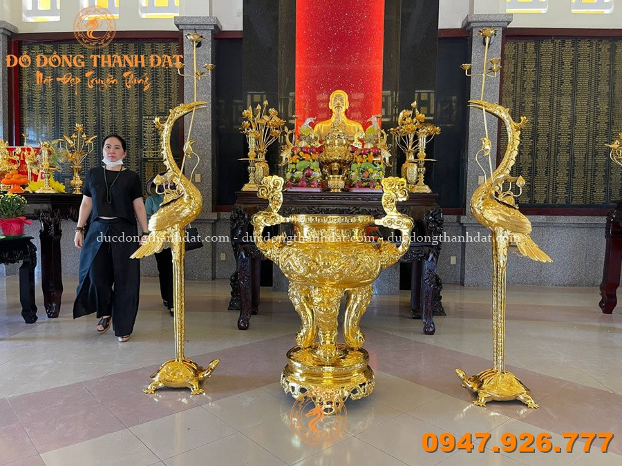 Tổng hợp 30+ mẫu phòng thờ Bác Hồ đẹp – Chuẩn mực, trang nghiêm và giàu ý nghĩa 26 Phong Tho Bac Ho Dep (21)