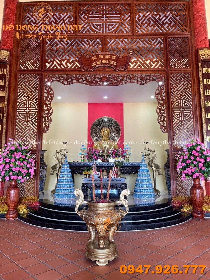 Tổng hợp 30+ mẫu phòng thờ Bác Hồ đẹp – Chuẩn mực, trang nghiêm và giàu ý nghĩa 20 Phong Tho Bac Ho Dep (23)