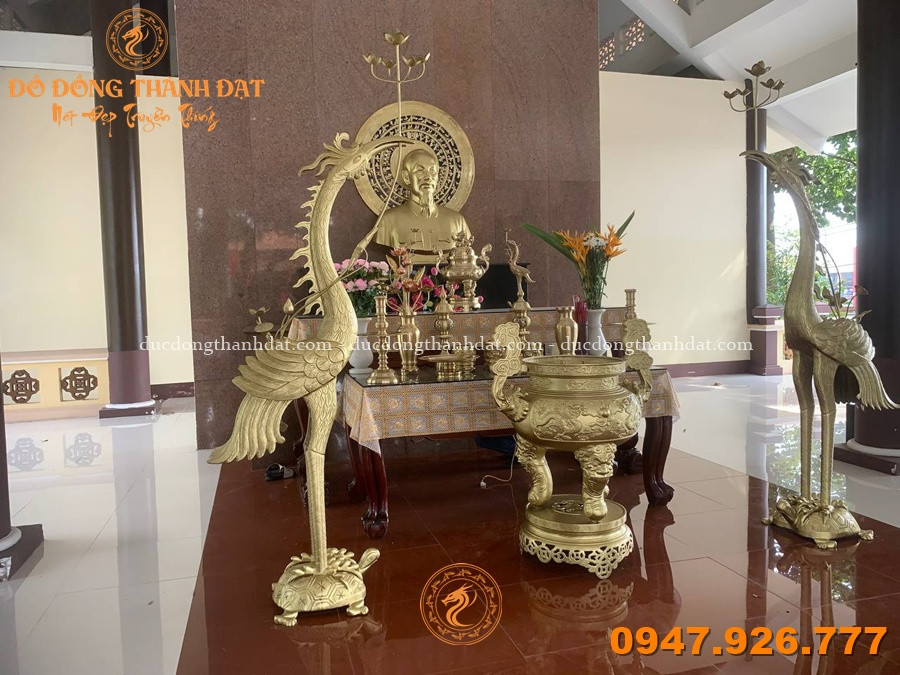 Tổng hợp 30+ mẫu phòng thờ Bác Hồ đẹp – Chuẩn mực, trang nghiêm và giàu ý nghĩa 14 Phong Tho Bac Ho Dep (26)