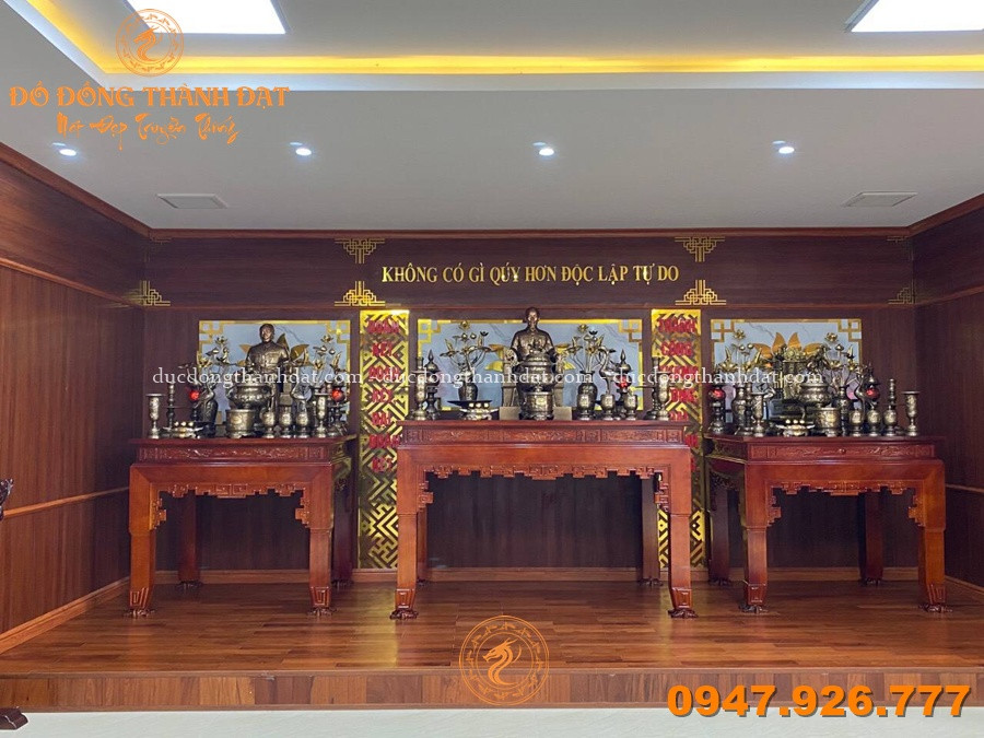 Tổng hợp 30+ mẫu phòng thờ Bác Hồ đẹp – Chuẩn mực, trang nghiêm và giàu ý nghĩa 19 Phong Tho Bac Ho Dep (6)