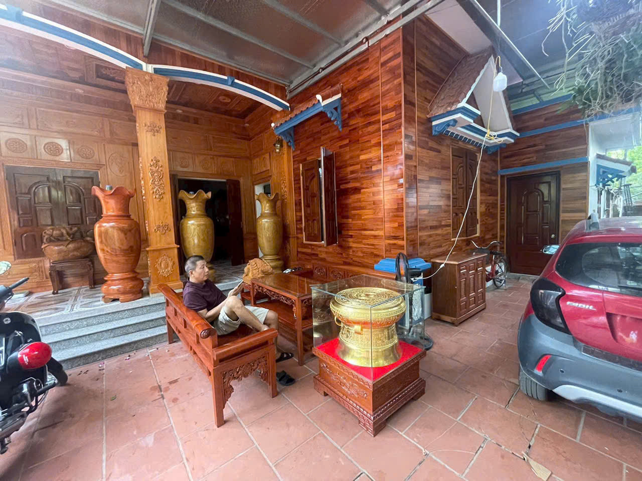 Bàn giao trống đồng dát vàng 9999 đường kính 50cm tại Thanh Oai – Hà Nội 2 Z7322212924135 2dcdc6ab8a90bb63b96ffb06fe2f90bc