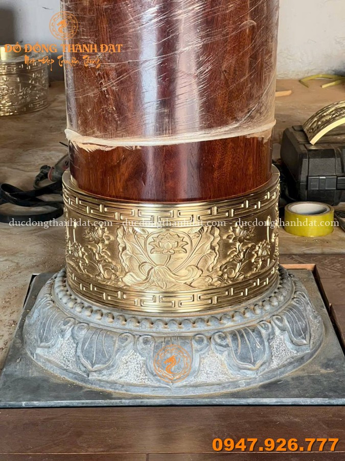 Ốp chân cột bằng đồng – Giải pháp bền vững cho công trình kiến trúc truyền thống 5 Duc Chan Cot Bang Dong (40)