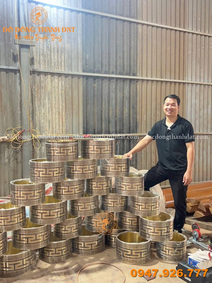 Nhận Đúc Tượng Đồng Theo Yêu Cầu – Tạo Tác Phẩm Mang Giá Trị 29 Duc Chan Cot Bang Dong (41)