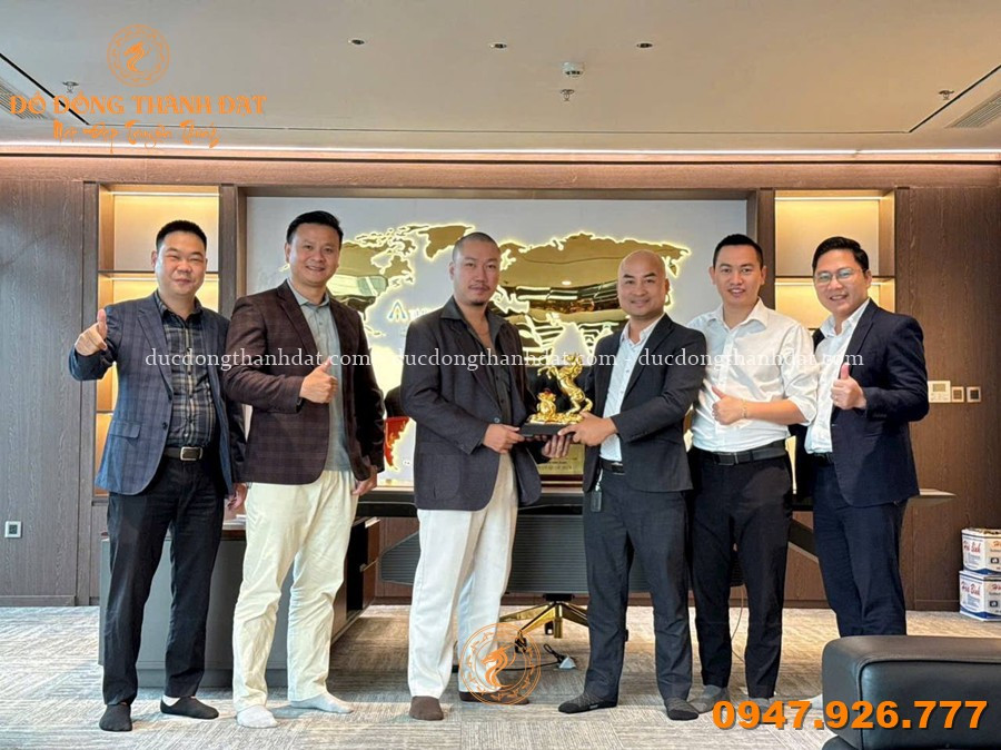 Tổng Hợp 12 Mẫu Tượng Linh Vật Mạ Vàng 24K – Nghệ Thuật Phong Thủy Và Đẳng Cấp