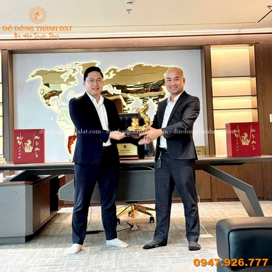 Tượng Ngựa Bằng Đồng Mạ Vàng Giá Bao Nhiêu? Báo Giá & Các Mẫu Phổ Biến 2026 8 Feedback Tuong Ngua Tai Loc (2)