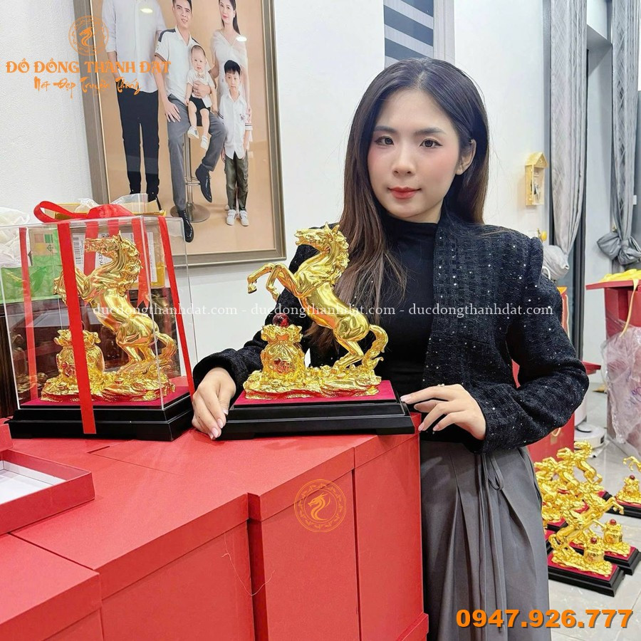 Tượng Ngựa Bằng Đồng Mạ Vàng Giá Bao Nhiêu? Báo Giá & Các Mẫu Phổ Biến 2026 4 San Xuat Tuong Ngua Tai Loc Phong Thuy (12)