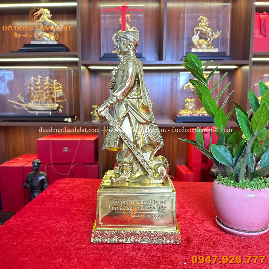 Tượng Trần Quốc Tuấn Đồng Vàng Cao 40cm 4 Tuong Tran Quoc Tuan 40 Dong Vang (3)