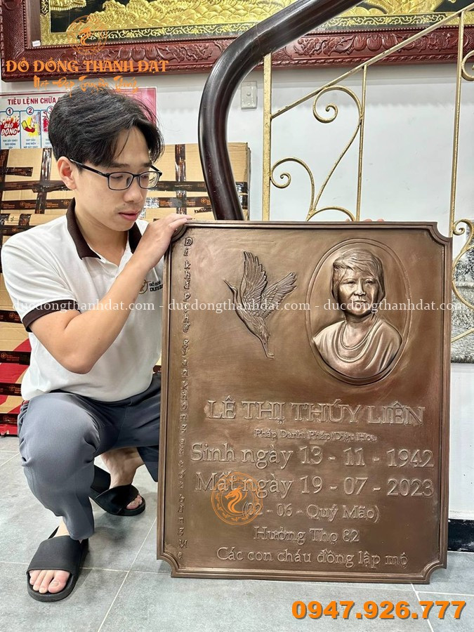 Nhận Đúc Tượng Đồng Theo Yêu Cầu – Tạo Tác Phẩm Mang Giá Trị 24 Duc Bia Mo Bang Dong Theo Yeu Cau (4)