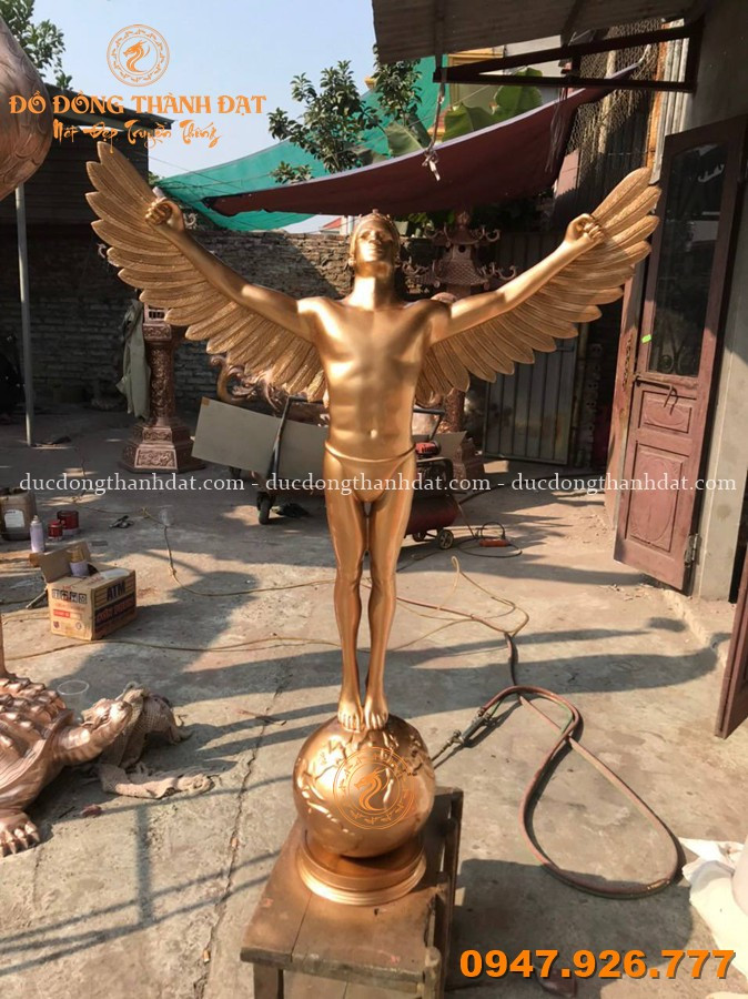 Nhận Đúc Tượng Đồng Theo Yêu Cầu – Tạo Tác Phẩm Mang Giá Trị 20 Duc Tuong Nguoi Dung Qua Dia Cau Theo Yeu Cau (3)