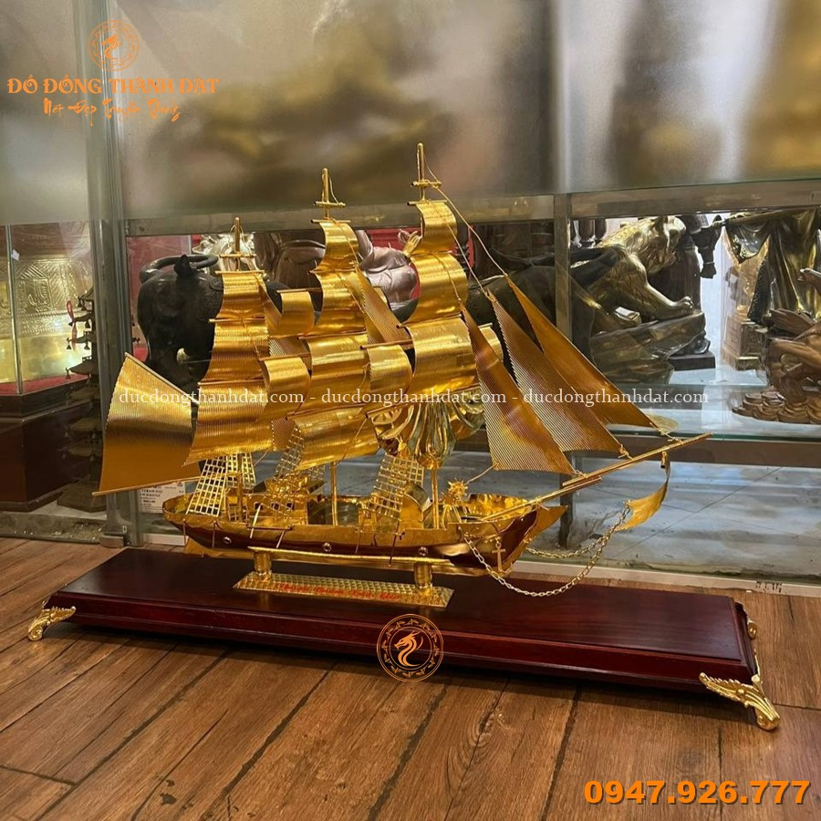 Mô Hình Thuyền Buồm Mạ Vàng Làm Quà Tặng – Biểu Tượng Thành Công & Thuận Buồm Xuôi Gió 1 Mo Hinh Thuyen Ma Vang 1mx75 (2)