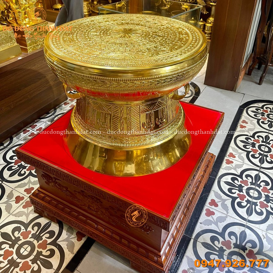 Quả Trống Đồng Đông Sơn Dát Vàng 24k Đk 60cm 1 Qua Trong Dong Dong Son Dat Vang 24k 60cm (1)