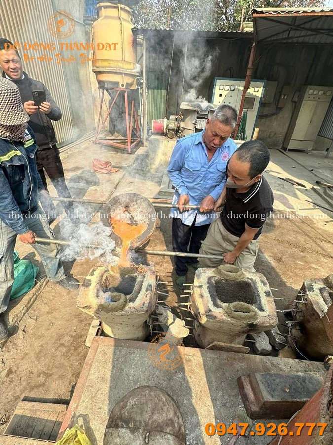 Tượng Bác Hồ Cùng Các Chiến Sĩ Tình Báo Bằng Đồng Cao 35cm 7 Rot Dong Duc Tuong 2