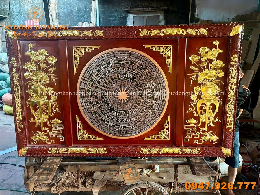 Ý nghĩa tranh trống đồng treo phòng khách trong phong thủy 7 Tranh Trong Dong Binh Sen (1)