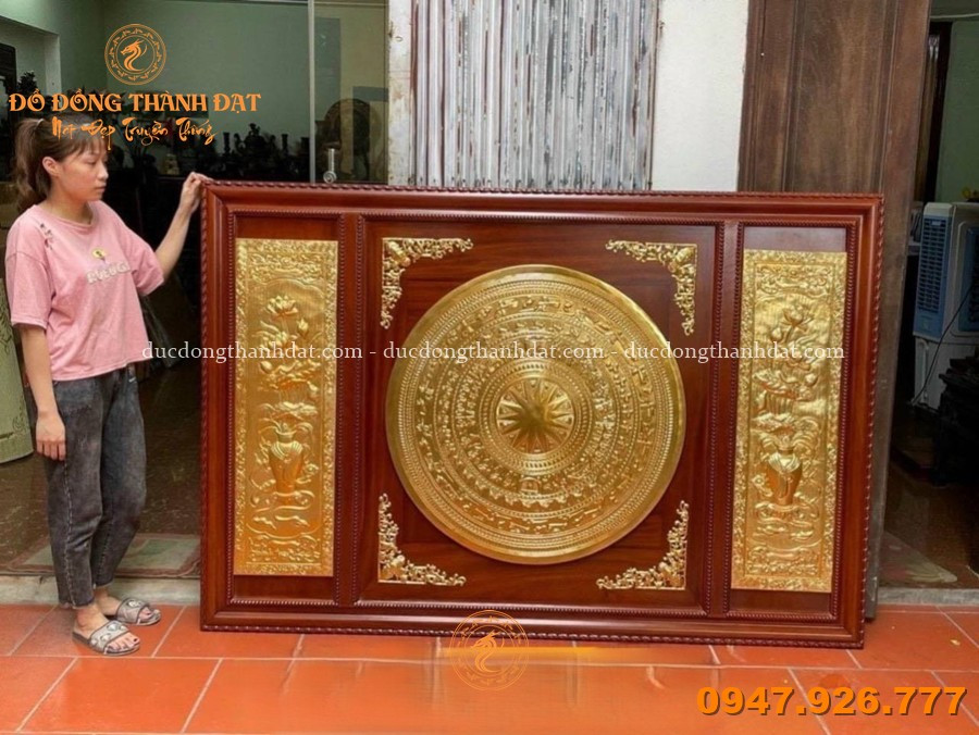 Ý nghĩa tranh trống đồng treo phòng khách trong phong thủy 9 Tranh Trong Dong Binh Sen (4)