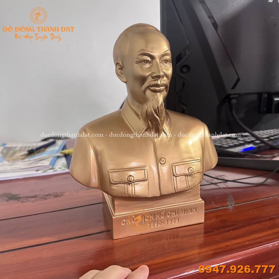 Tượng Bác Hồ Để Bàn Làm Việc – Biểu Tượng Tinh Thần, Đẳng Cấp Không Gian 5 Tuong Bac Ho Bang Dong Ban Than 25cm (1)