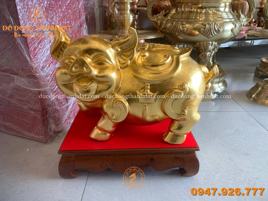 Tượng Heo Bằng Đồng Dát Vàng 24k Dài 38cm 2 Tuong Heo Bang Dong Dat Vang 24k 30cmx39cm (2)