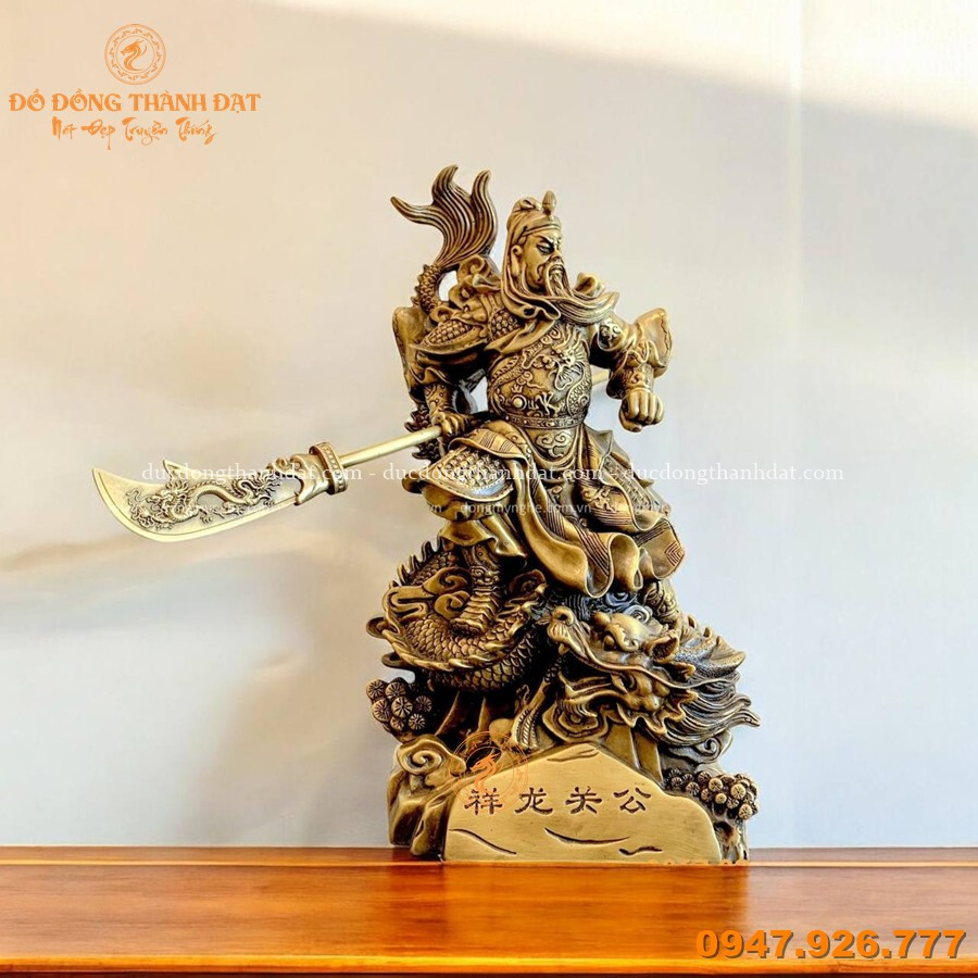 Tổng Hợp Những Mẫu Tượng Quan Công – Gia Cát Lượng Bằng Đồng Đẹp Nhất Hiện Nay 2 Tuong Quan Cong Cuoi Be Rong 43cm (3)